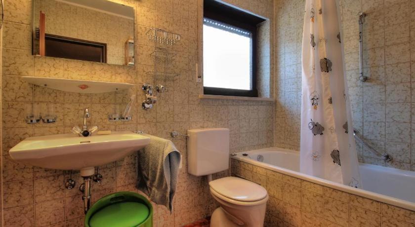 Bergdiamant Apartment การ์มิช-พาร์เทนเคียร์เชน ภายนอก รูปภาพ